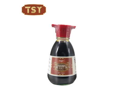 ما هي صلصة الصويا الداكنة في محل بقالة؟